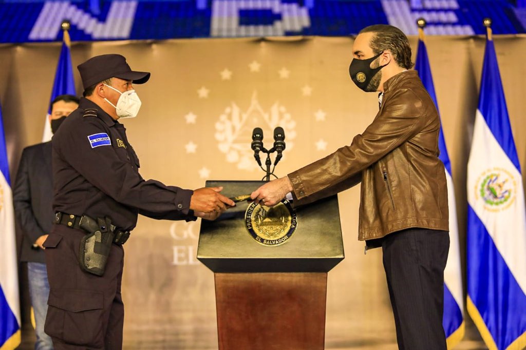presidente-bukele-seguimos-dignificando-a-la-carrera-policial